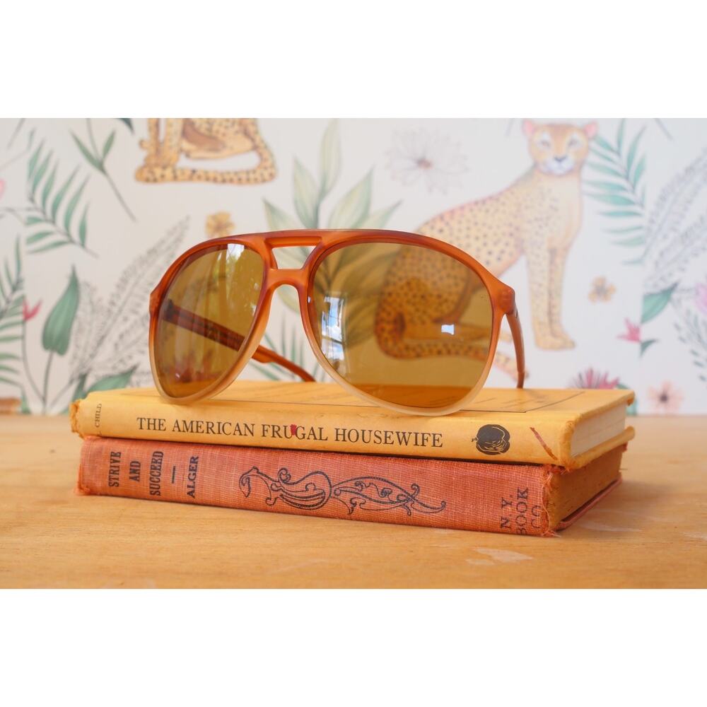 Vintage 1980s Aviator Sunglasses Korea Ombre Color Pilot Classic Grandpa Outdoor